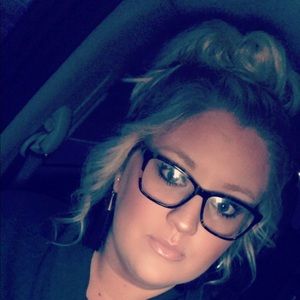 Meet your Posher, Caleigh